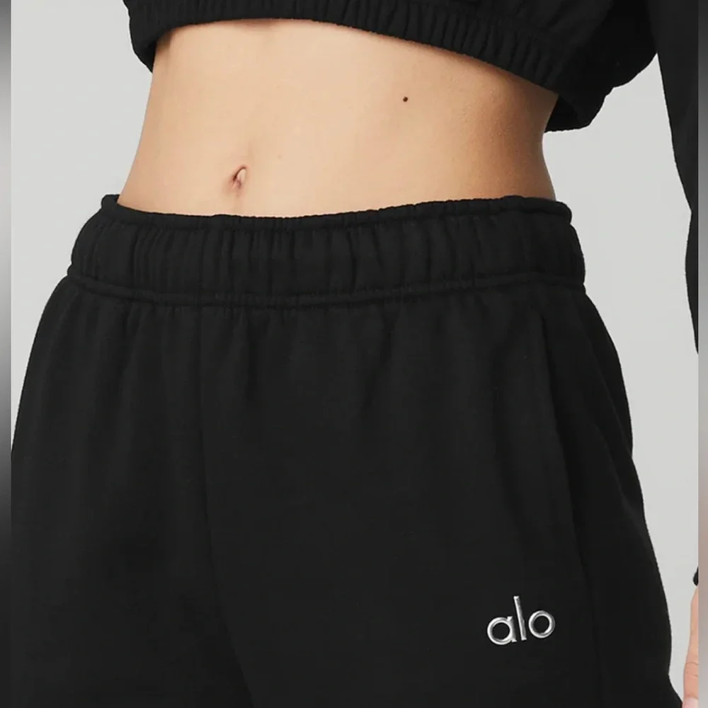 Alo Yoga NWT Accolade Sweatpants Cool Chrome Logo Black, Pockets XS